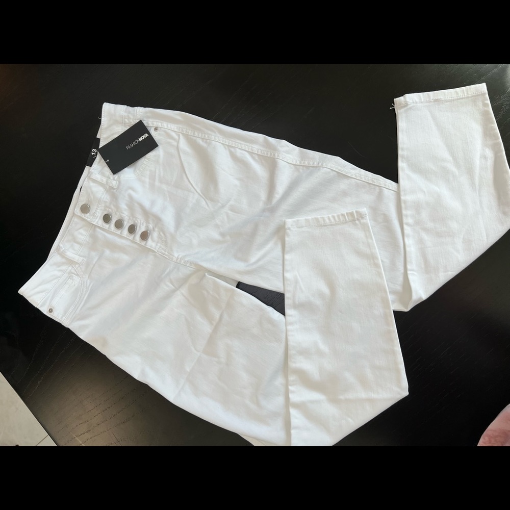 White skinny jeans